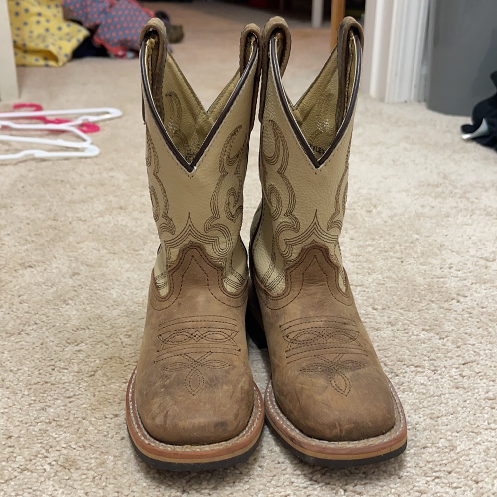 Boots - Picture 2 of 4